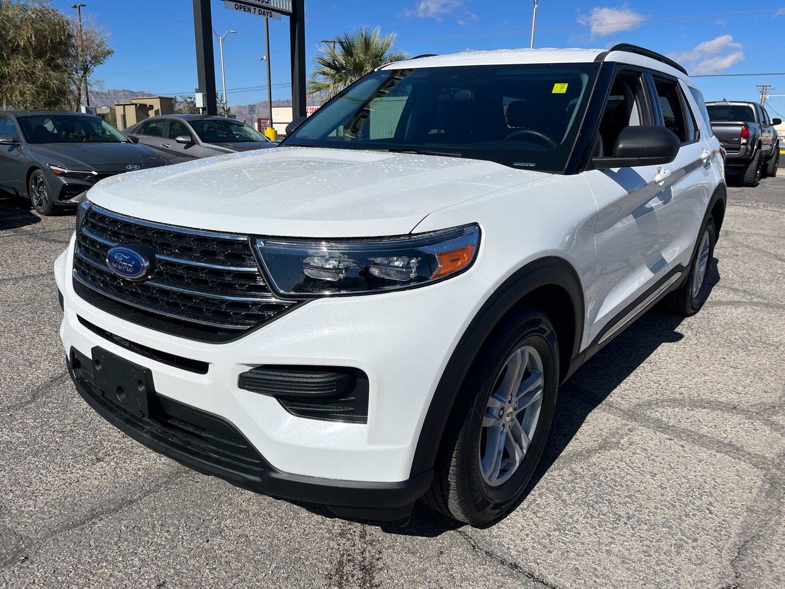 2024 Ford Explorer XLT 3