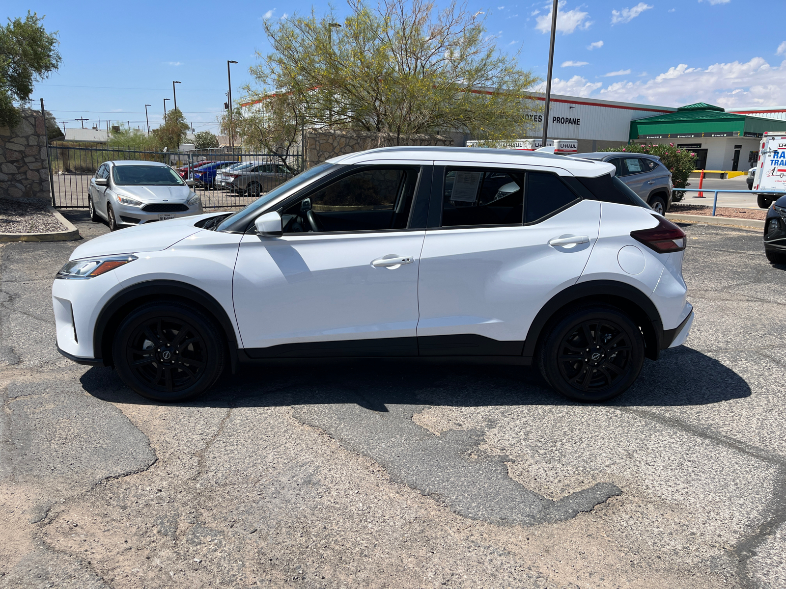 2023 Nissan Kicks SV 4