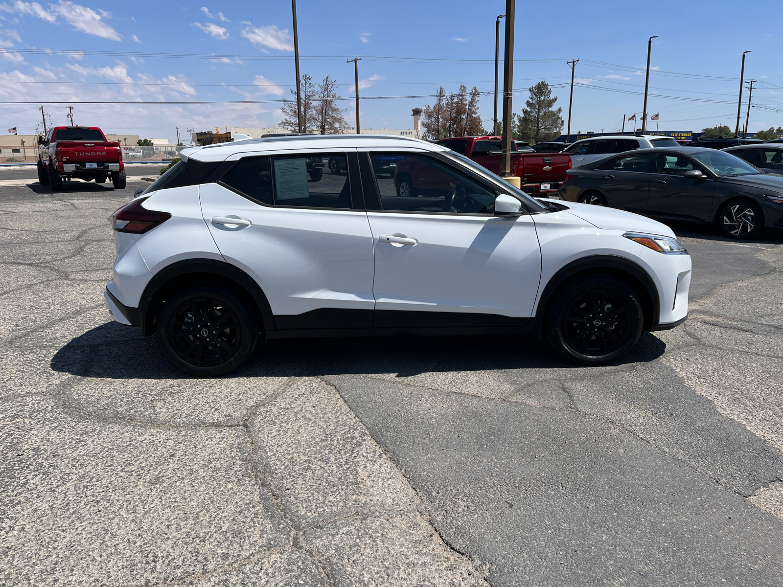 2023 Nissan Kicks SV 9