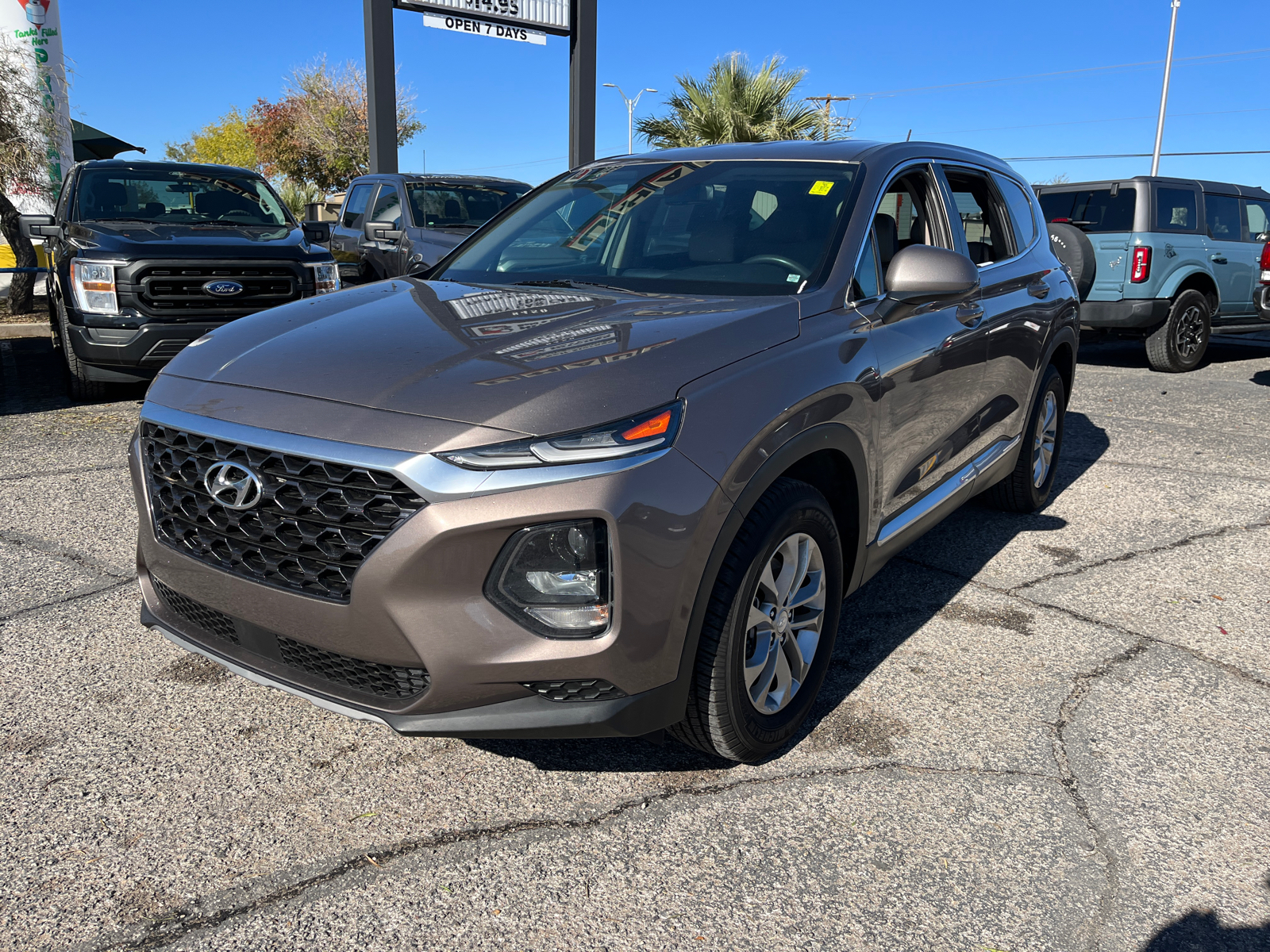 2019 Hyundai Santa Fe SE 3