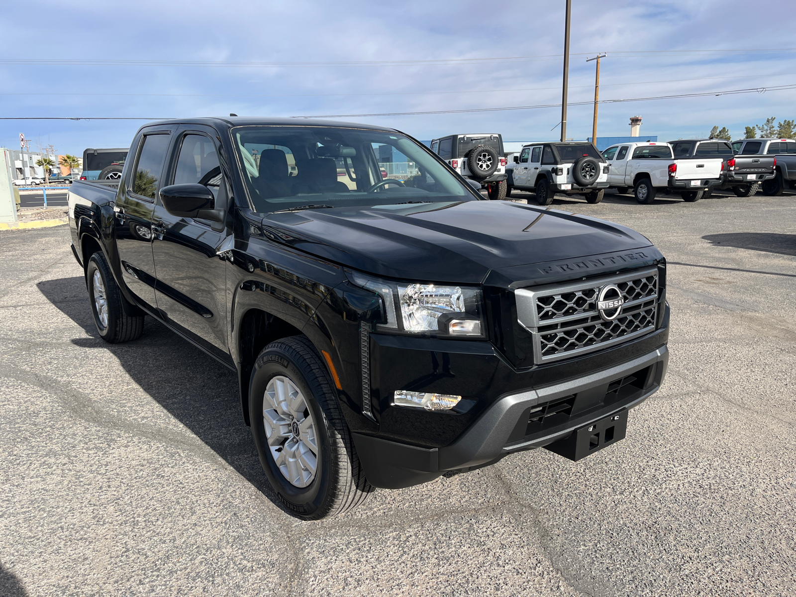 2022 Nissan Frontier SV 1