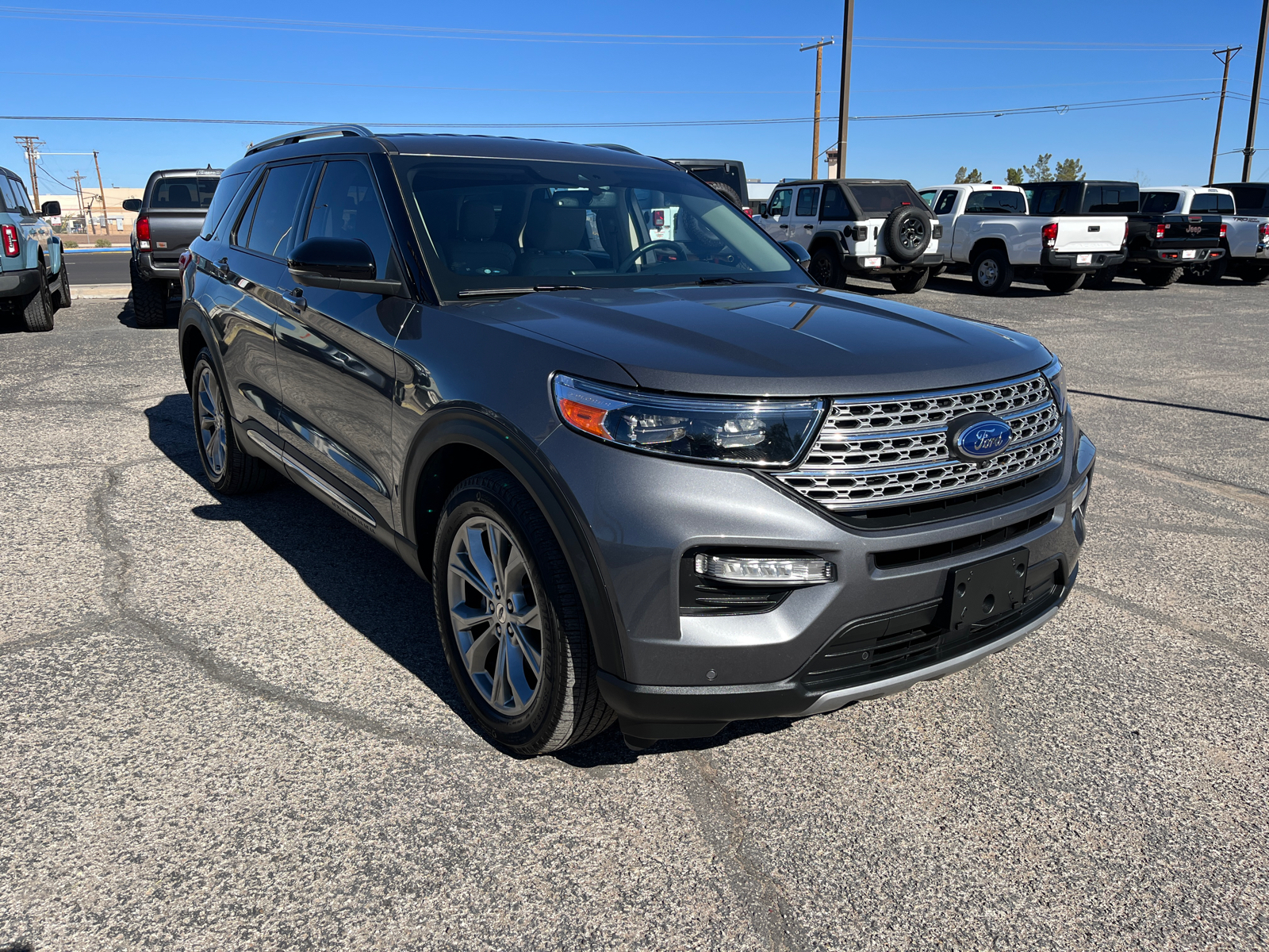 2021 Ford Explorer Limited 1