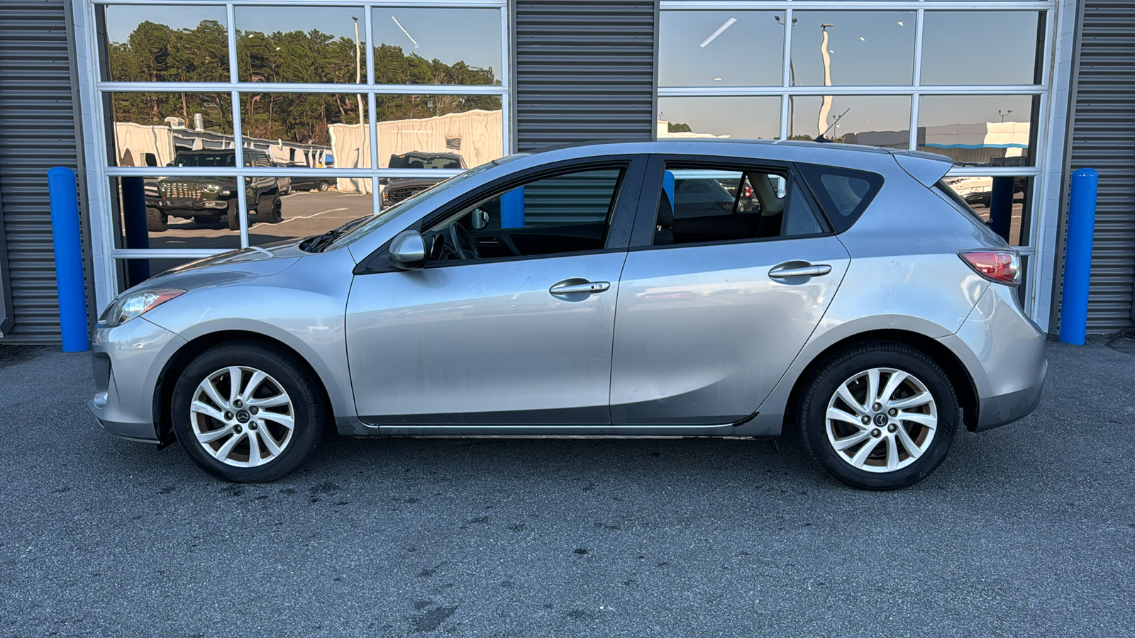 2013 Mazda Mazda3 i Touring 2