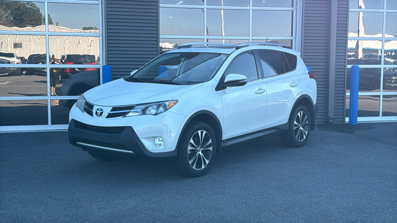 2015 Toyota RAV4 Limited 1