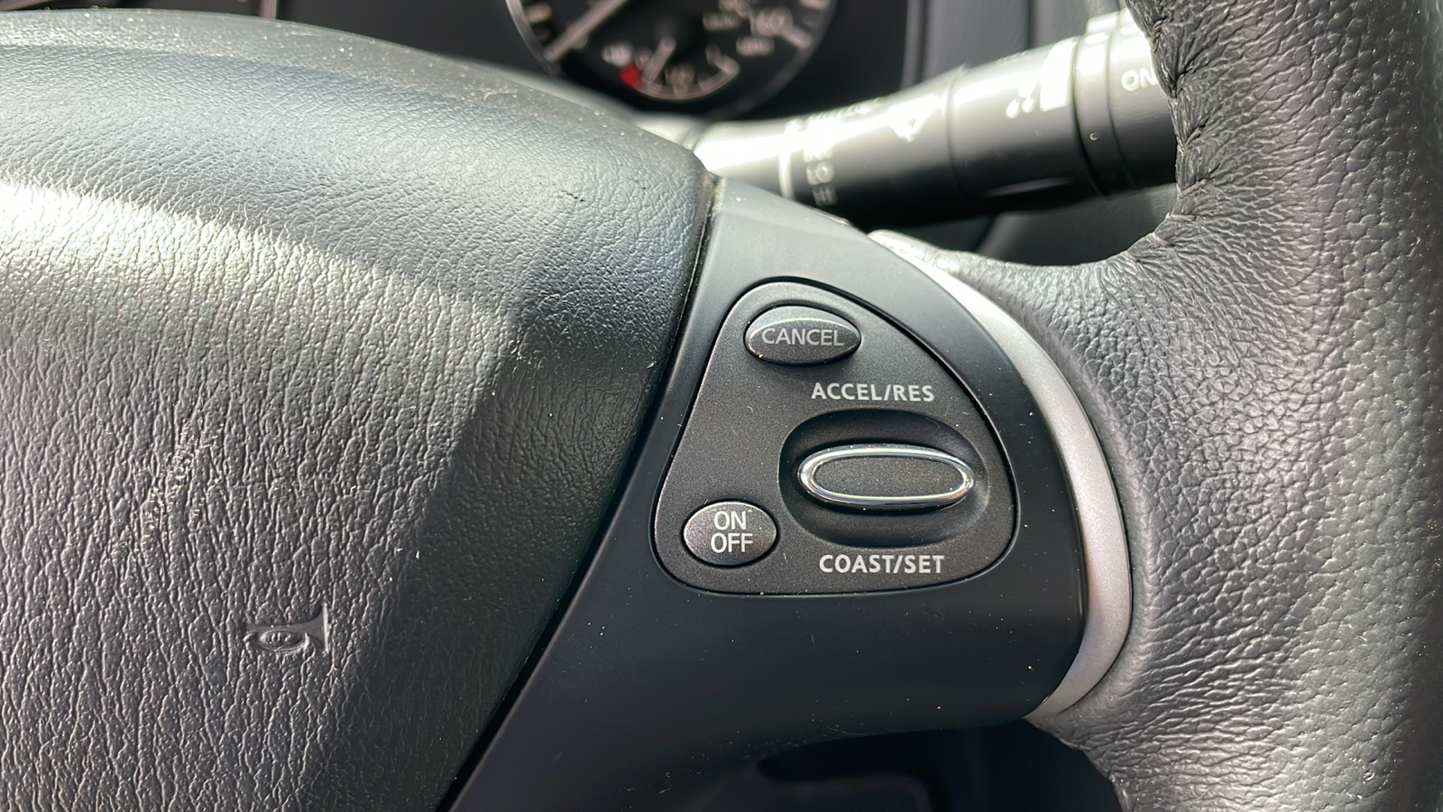 2016 Nissan Pathfinder Platinum 18