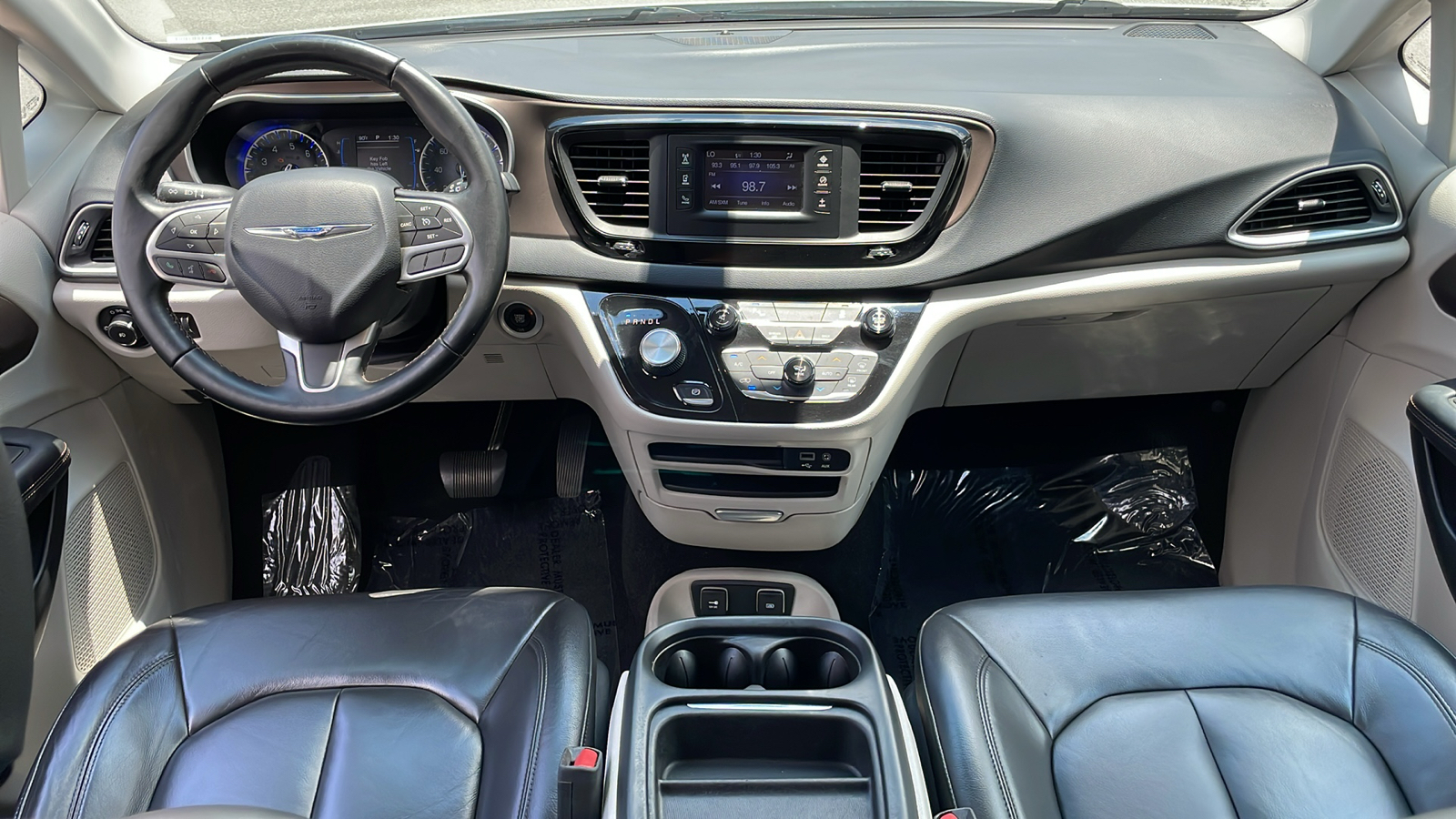 2017 Chrysler Pacifica Touring L 28