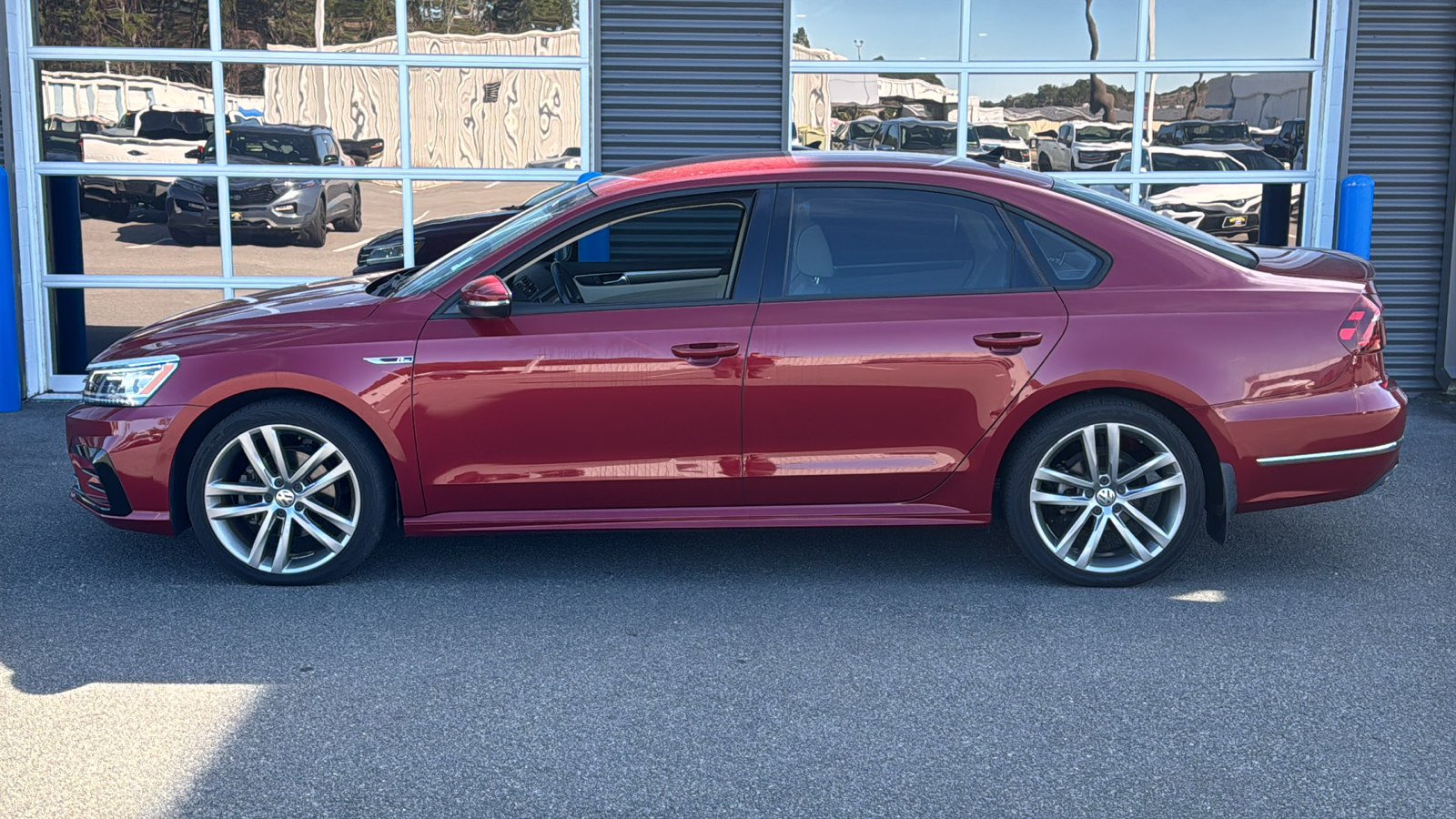 2018 Volkswagen Passat 2.0T R-Line 2