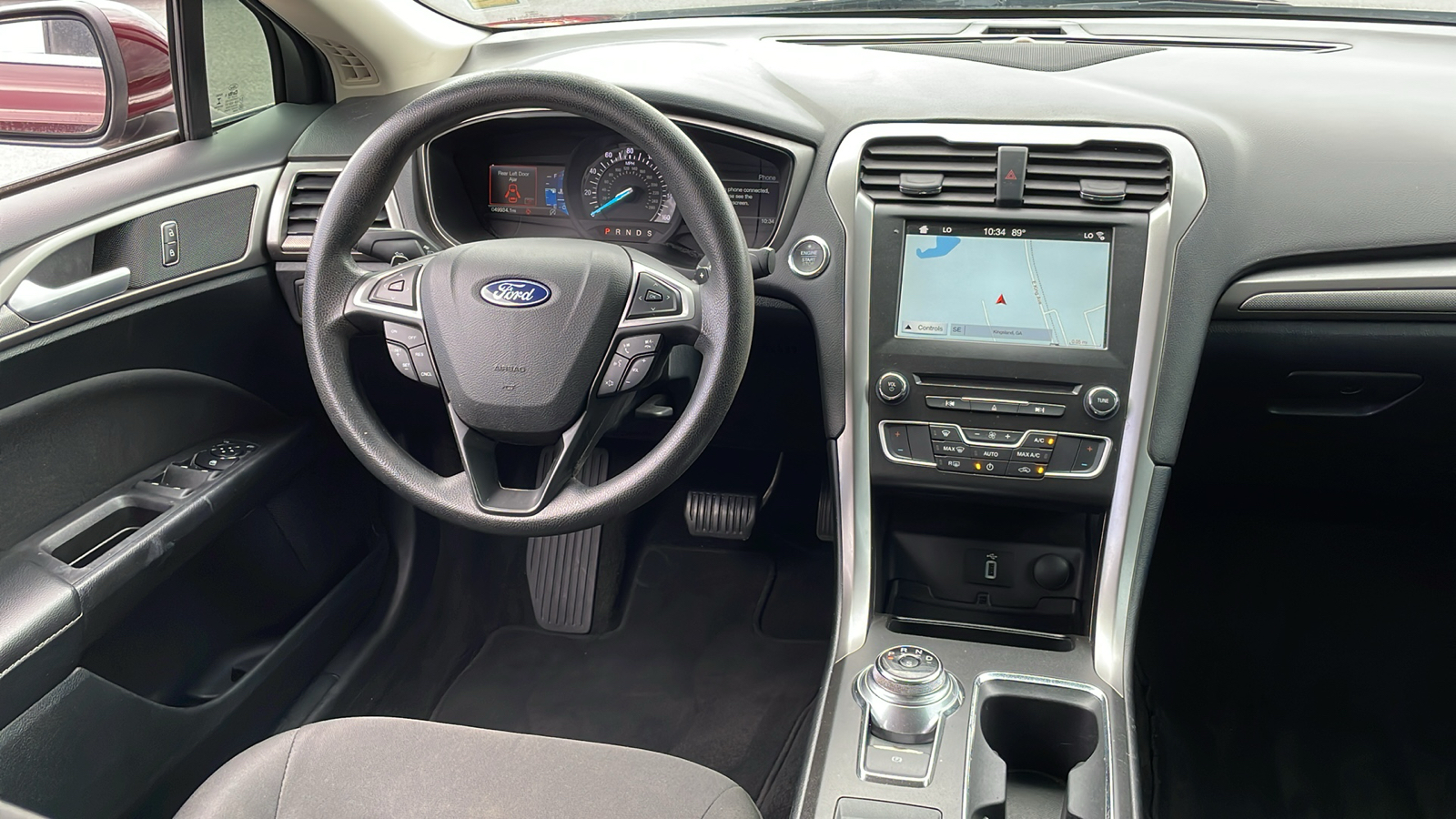 2018 Ford Fusion SE 28