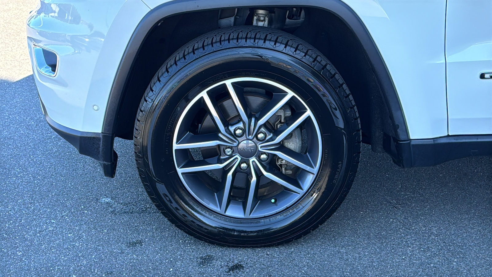 2019 Jeep Grand Cherokee Limited 13