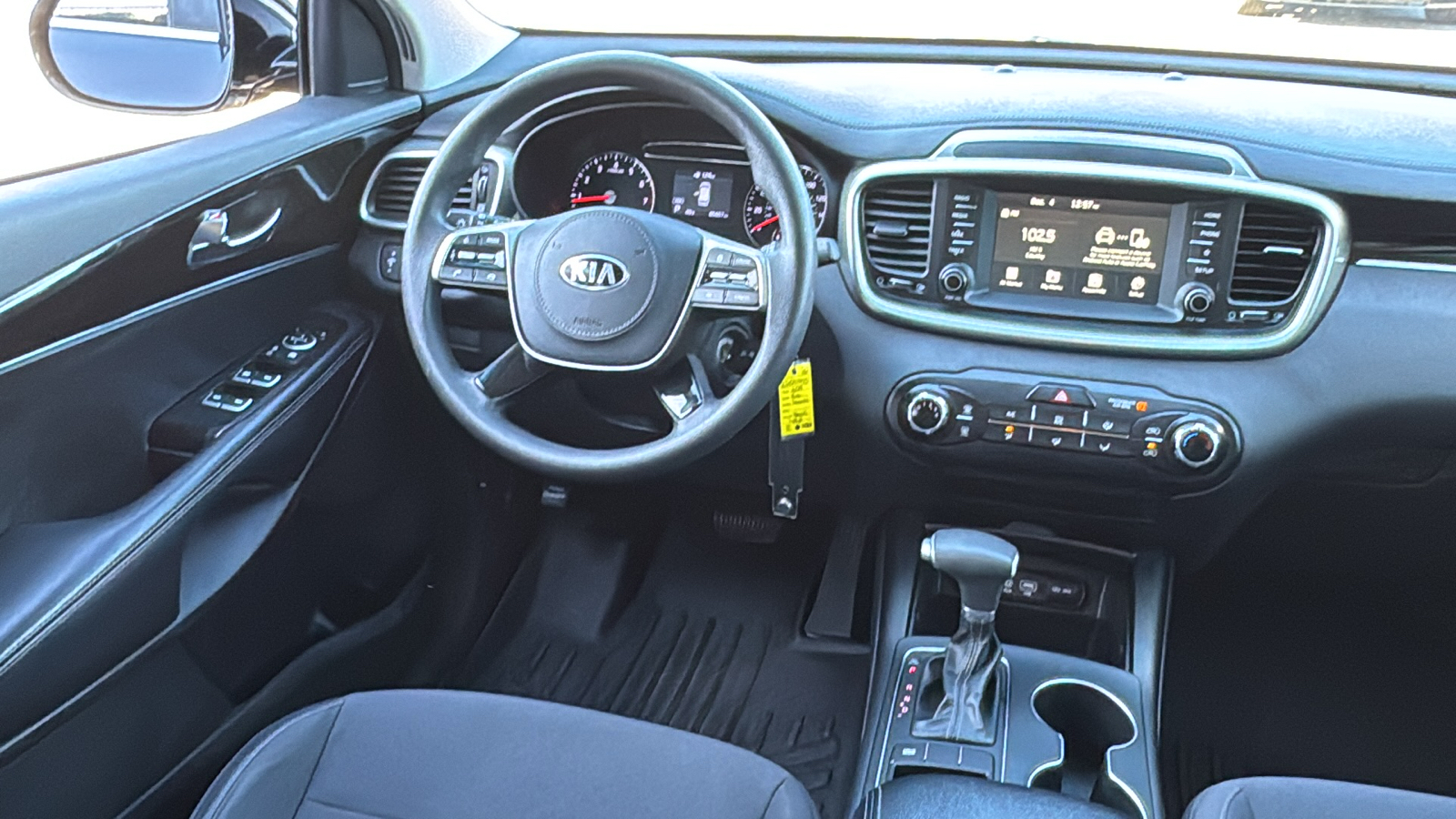 2019 Kia Sorento L 26