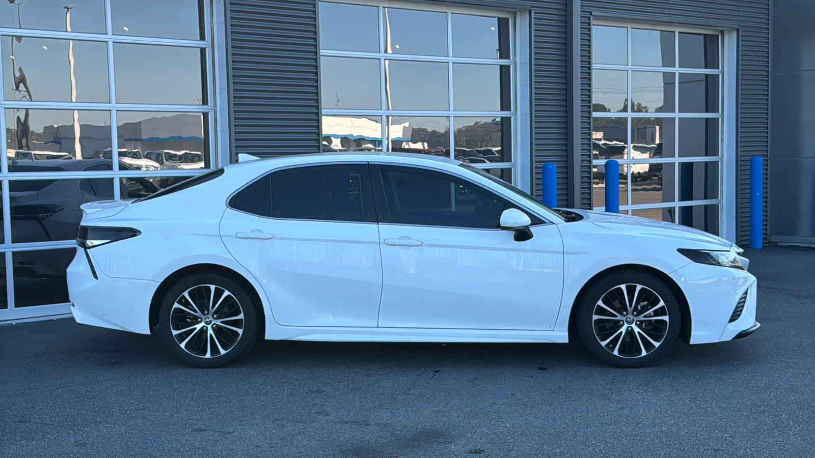 2019 Toyota Camry SE 4