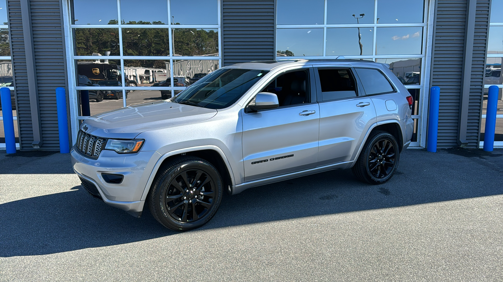 2020 Jeep Grand Cherokee Altitude 1