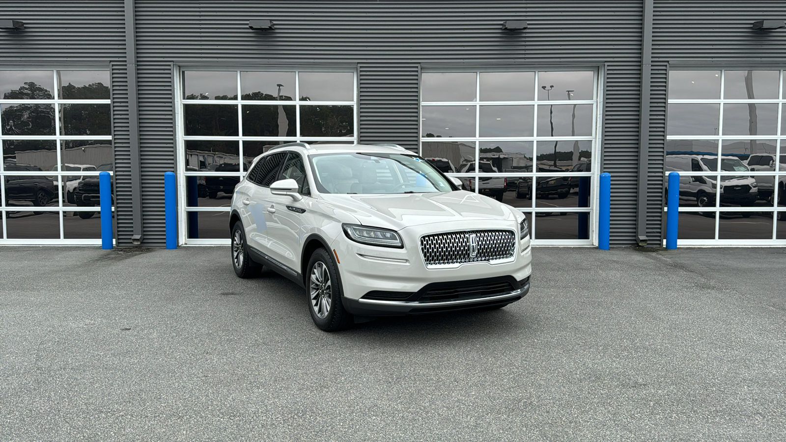 2021 Lincoln Nautilus Standard 9