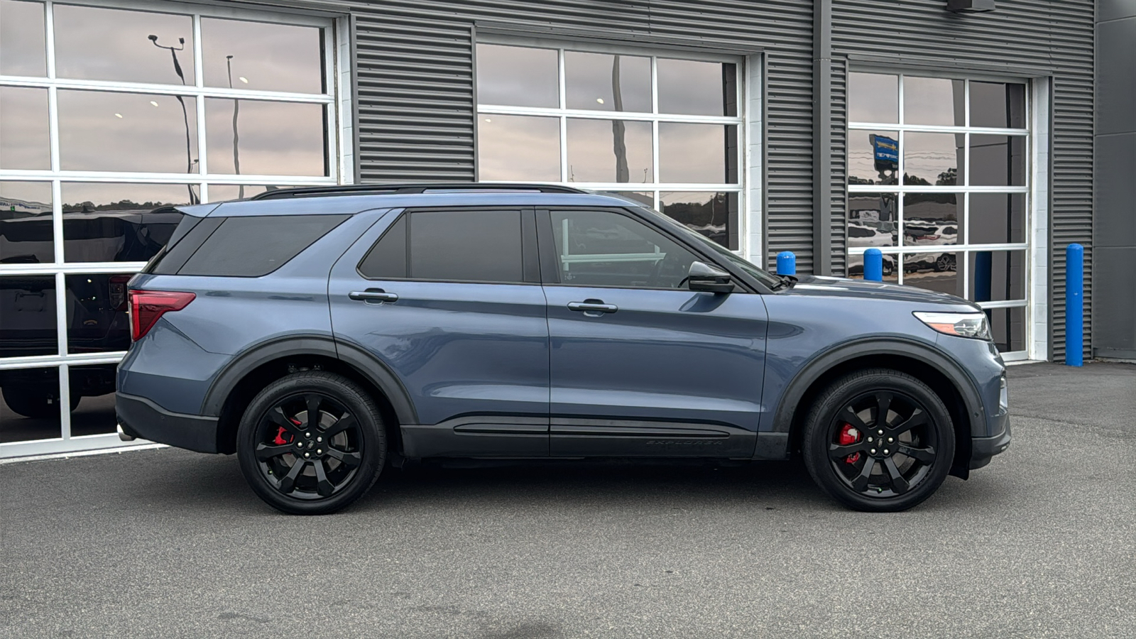 2021 Ford Explorer ST 4