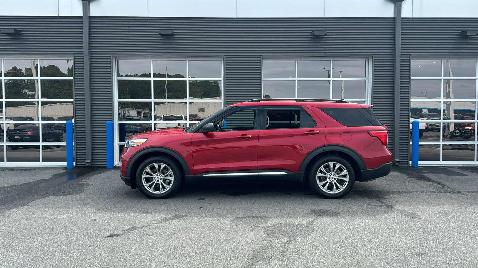 2021 Ford Explorer XLT 2