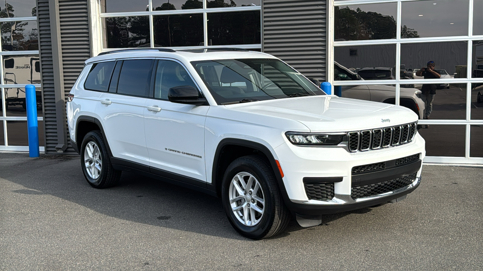 2022 Jeep Grand Cherokee L Laredo 10