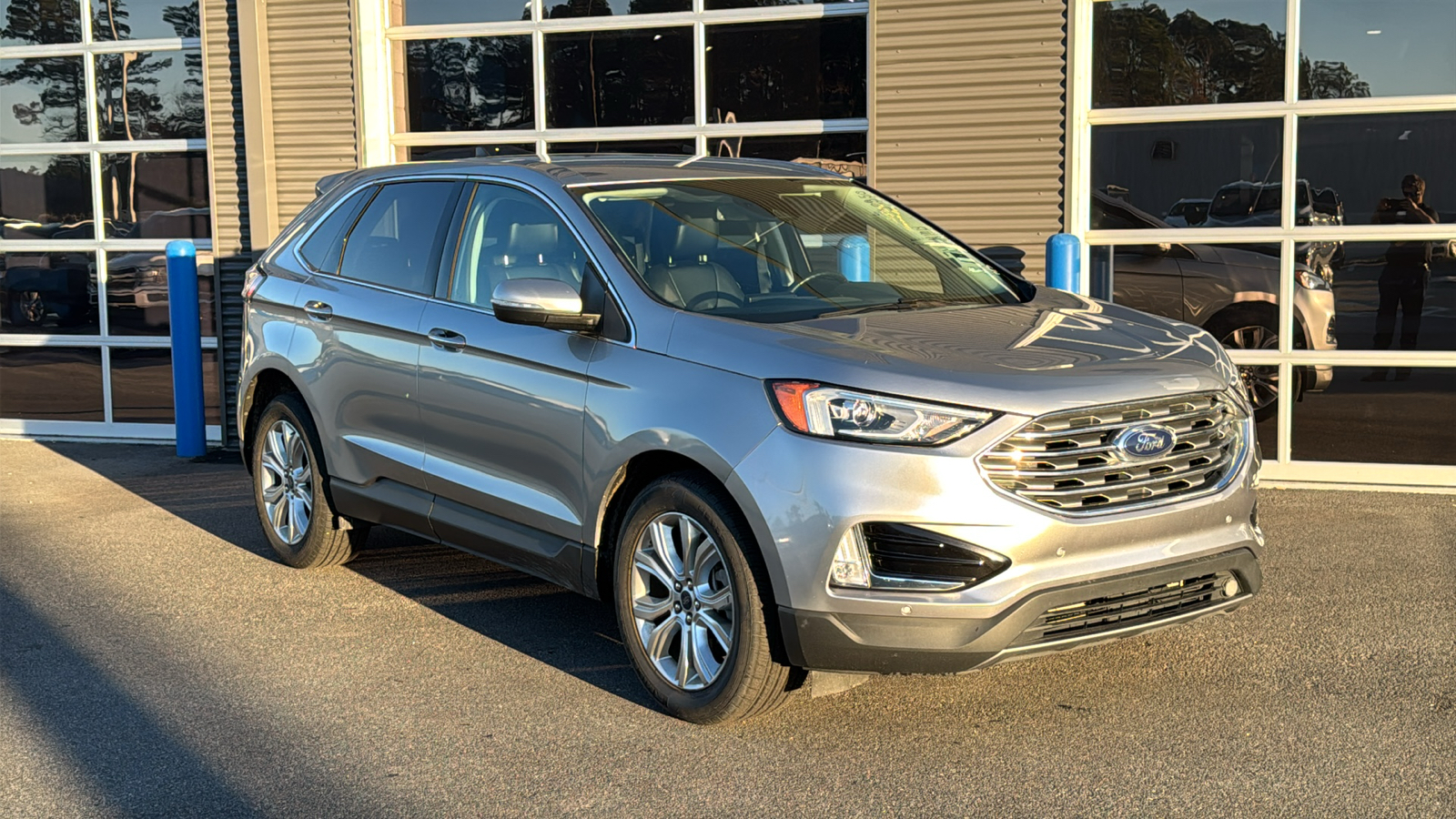 2022 Ford Edge Titanium 3