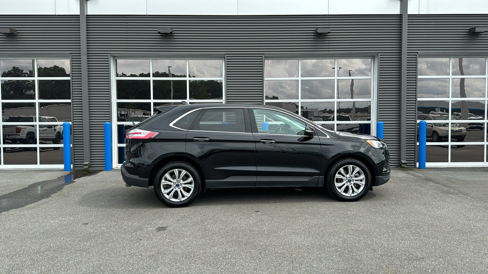 2022 Ford Edge Titanium 8