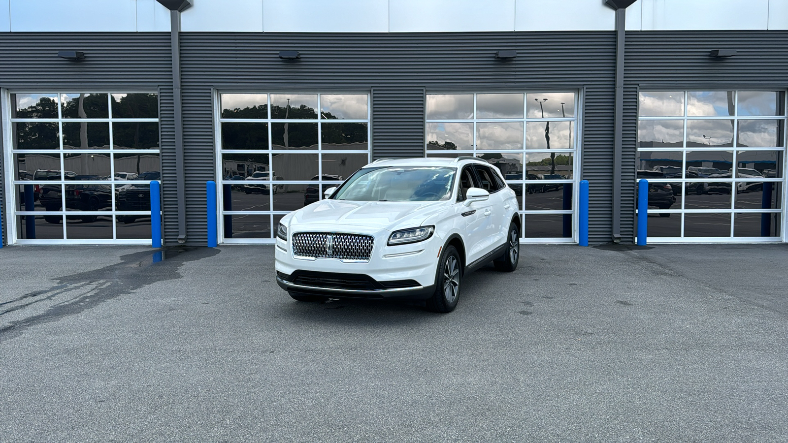 2022 Lincoln Nautilus Standard 1