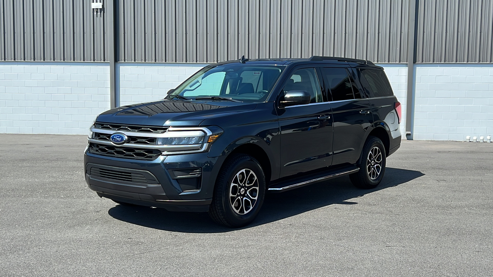 2022 Ford Expedition XLT 1