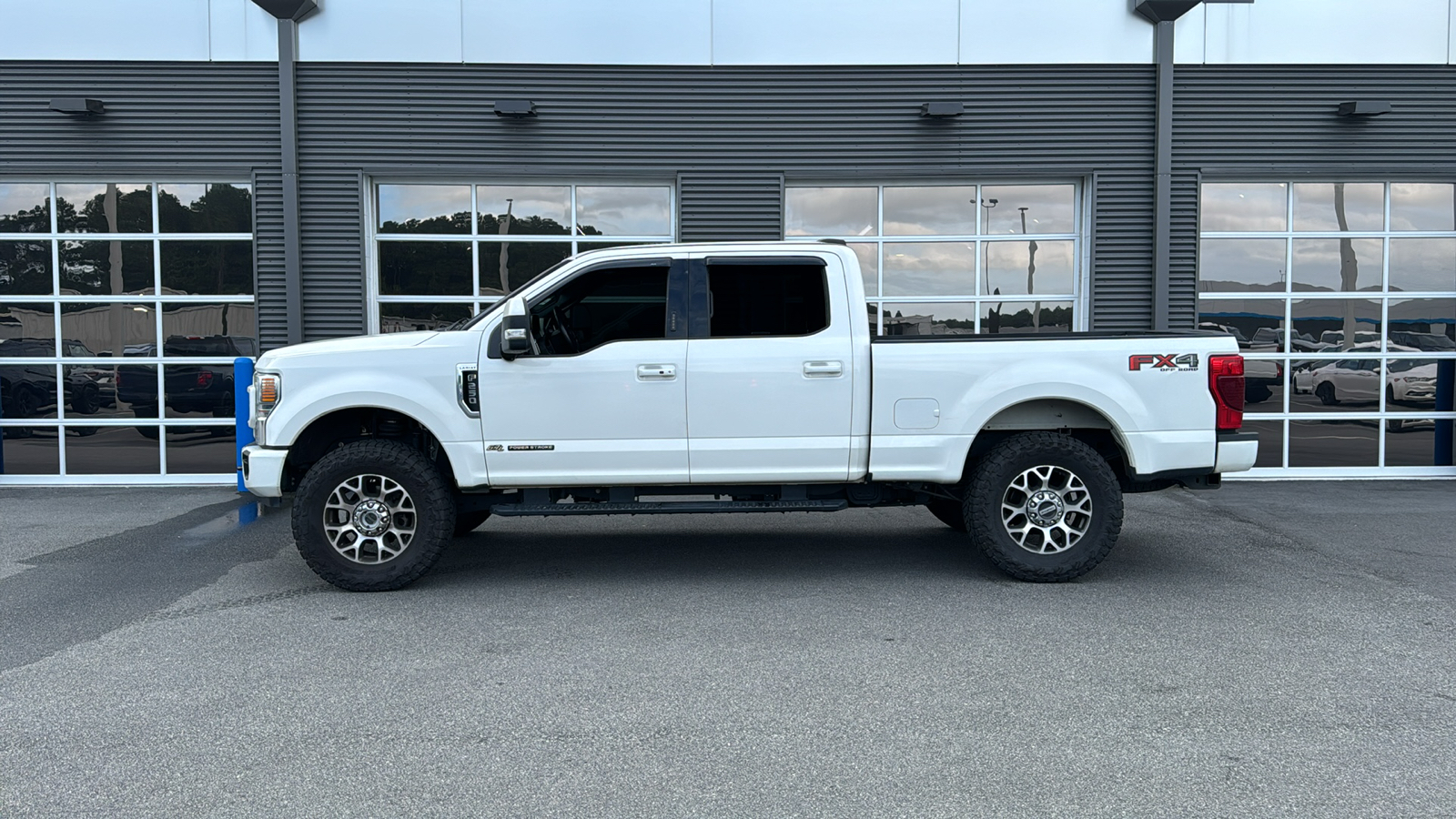 2022 Ford F-250SD Lariat 2