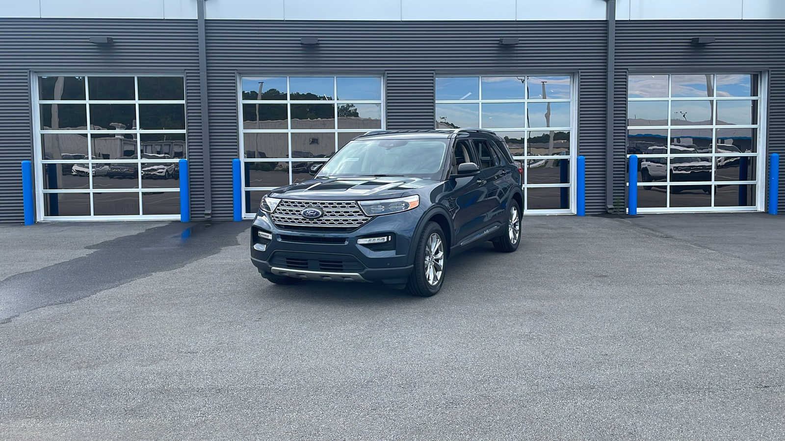 2022 Ford Explorer Limited 1