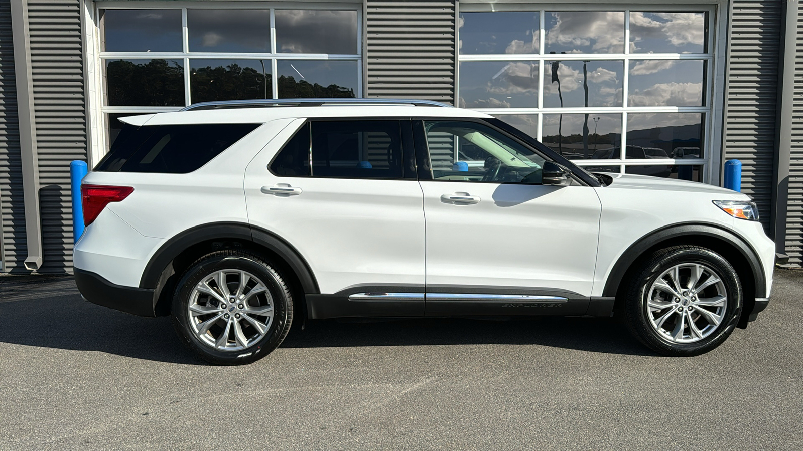 2022 Ford Explorer Limited 8