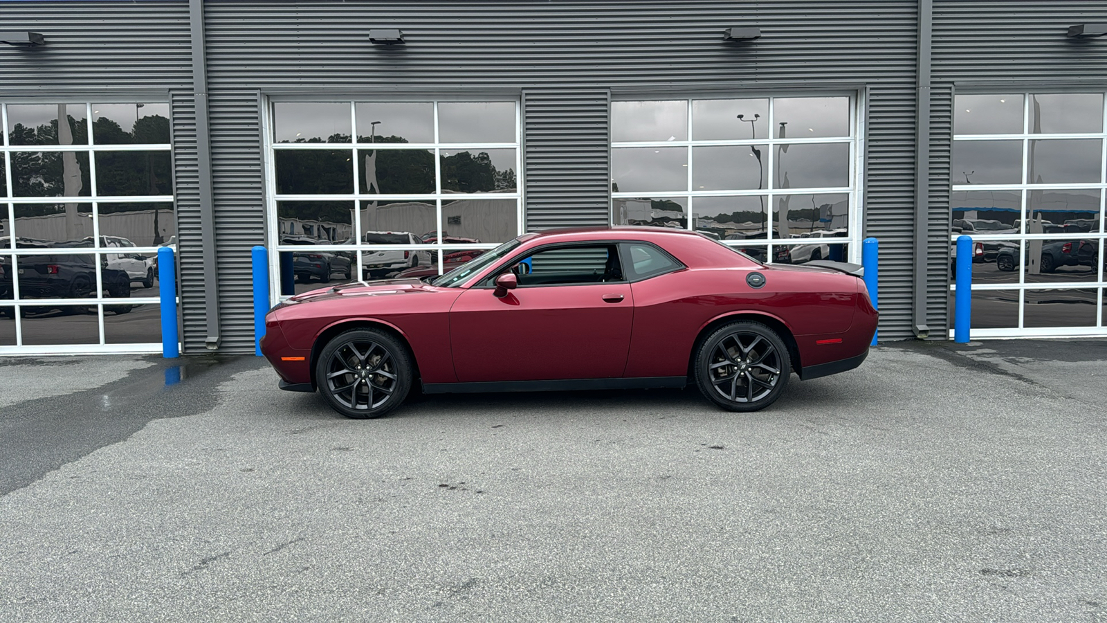 2022 Dodge Challenger SXT 2