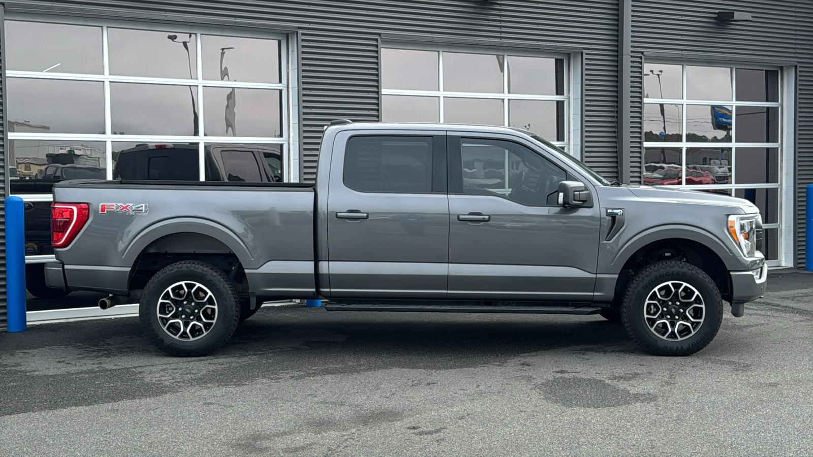 2022 Ford F-150 XLT 4