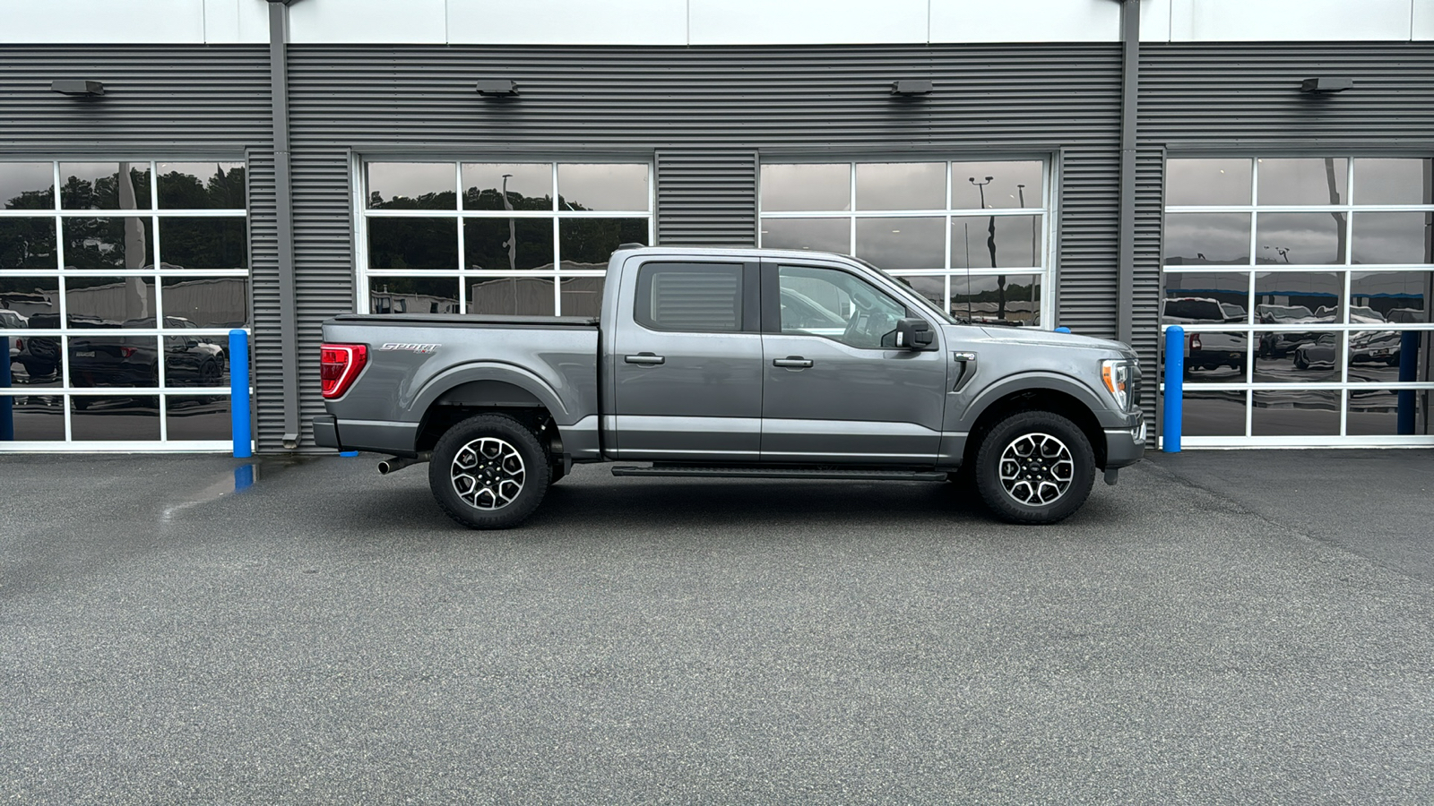 2022 Ford F-150 XLT 4