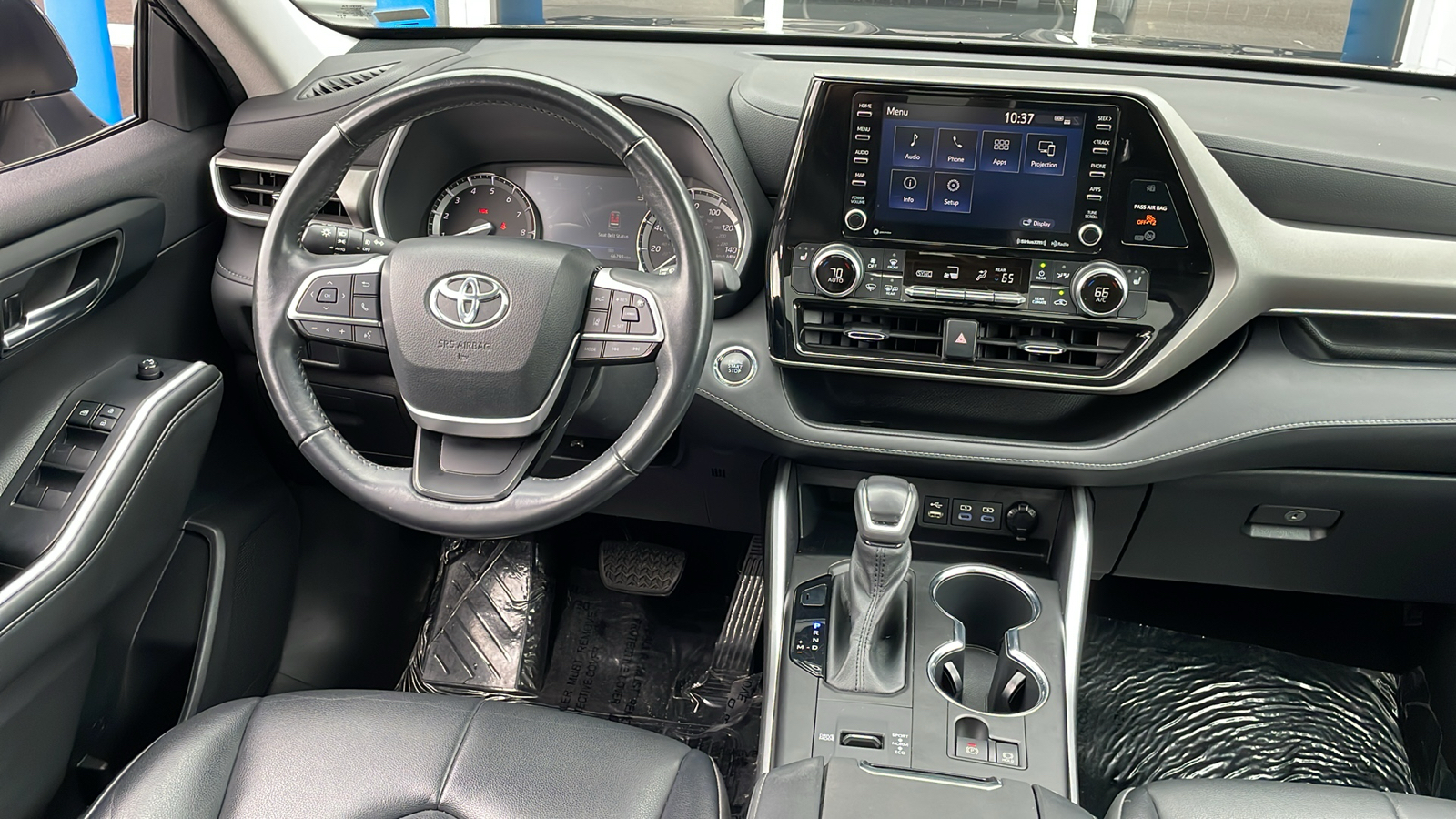 2022 Toyota Highlander XLE 24