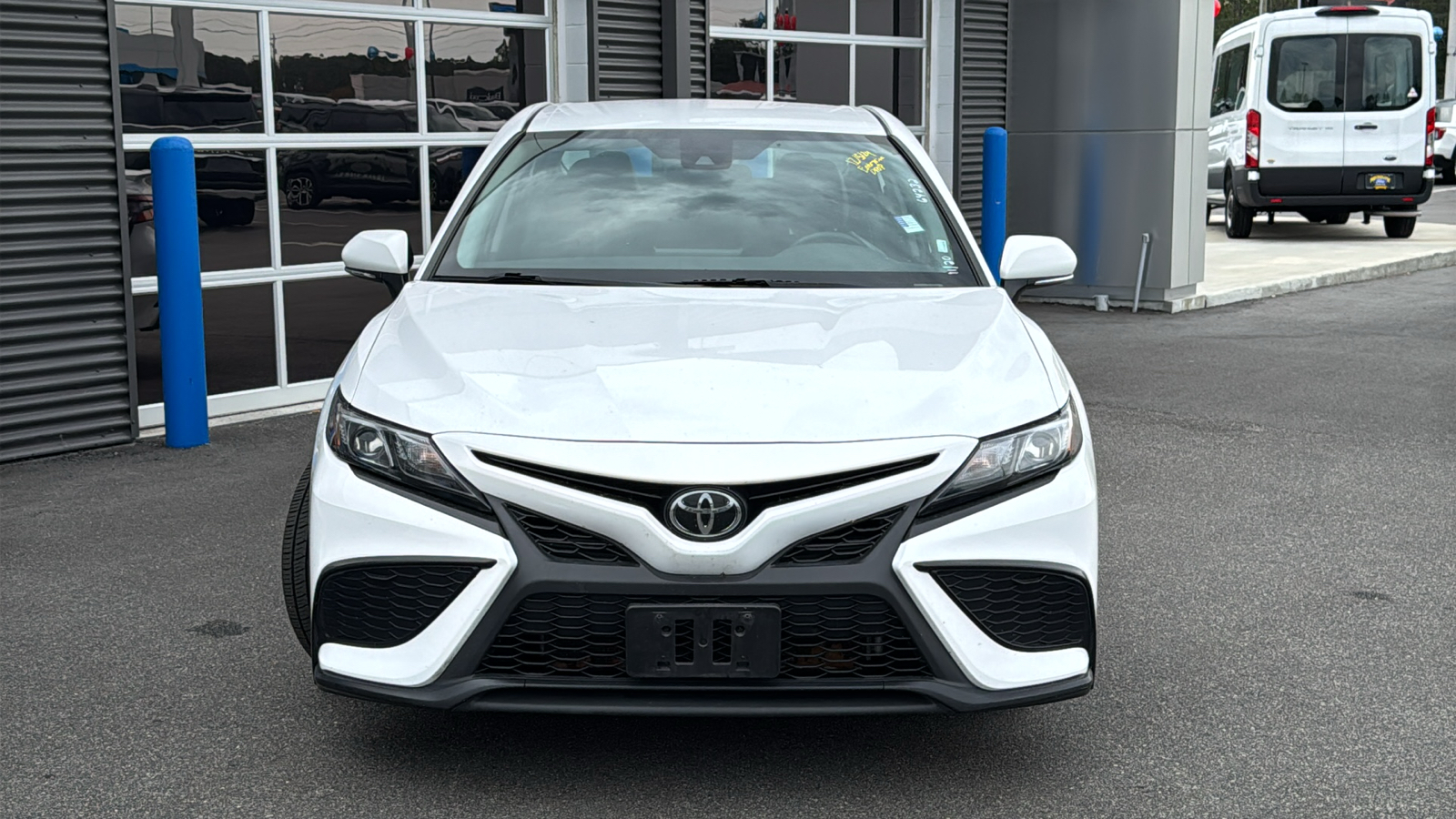 2022 Toyota Camry SE 2