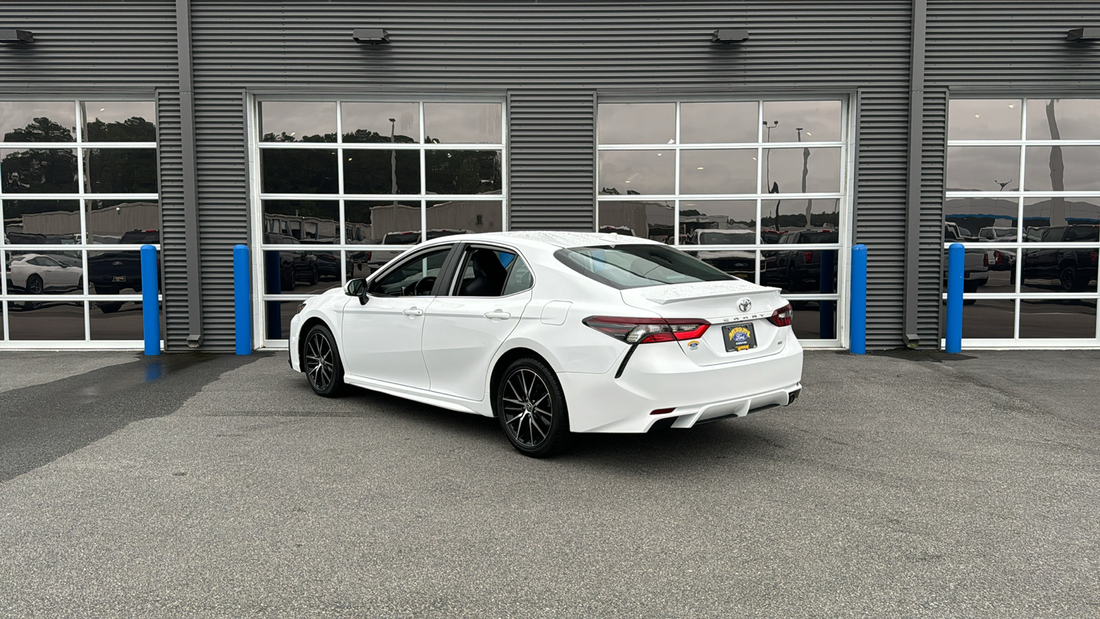 2022 Toyota Camry SE 3