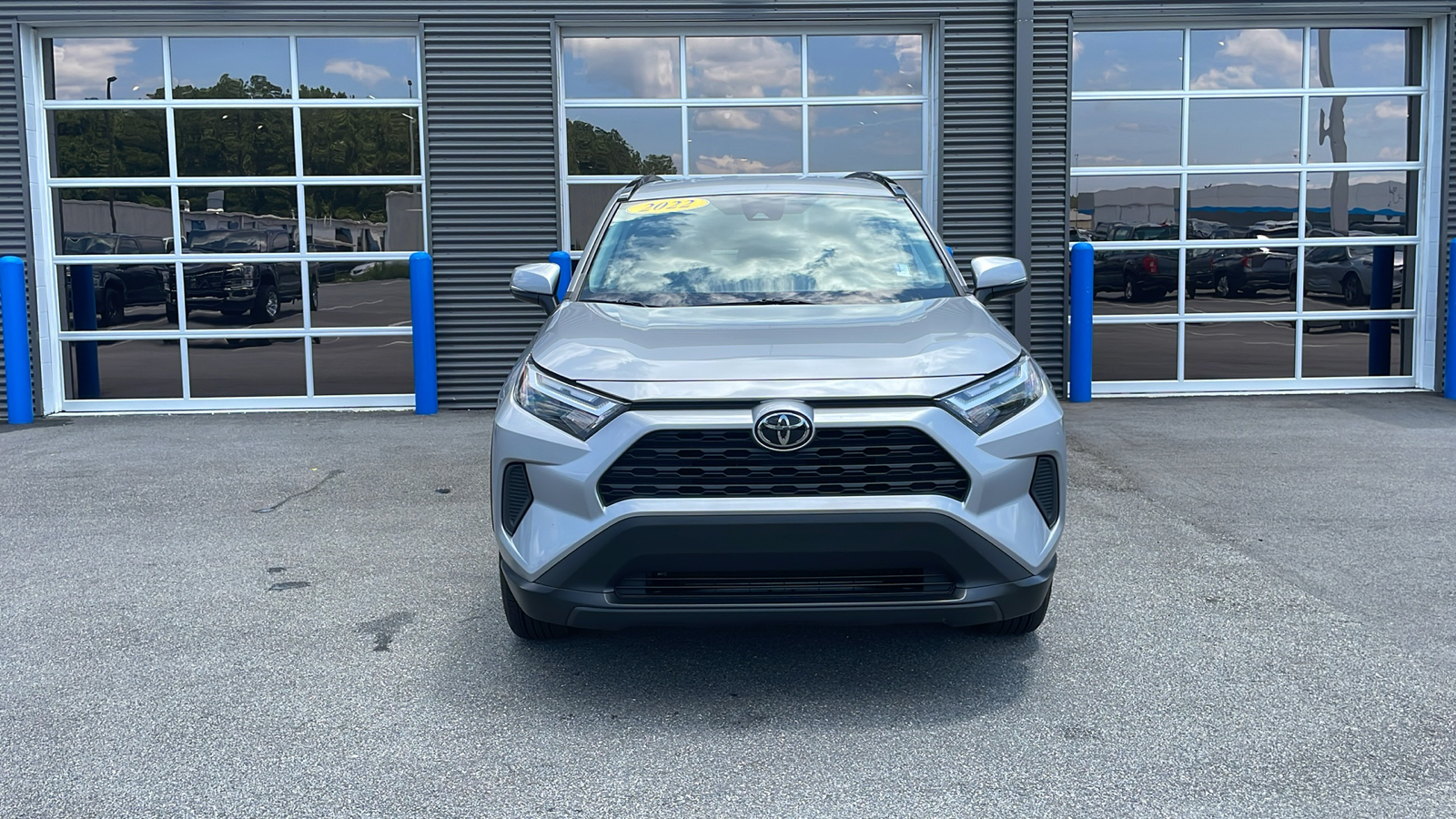 2022 Toyota RAV4 XLE 10