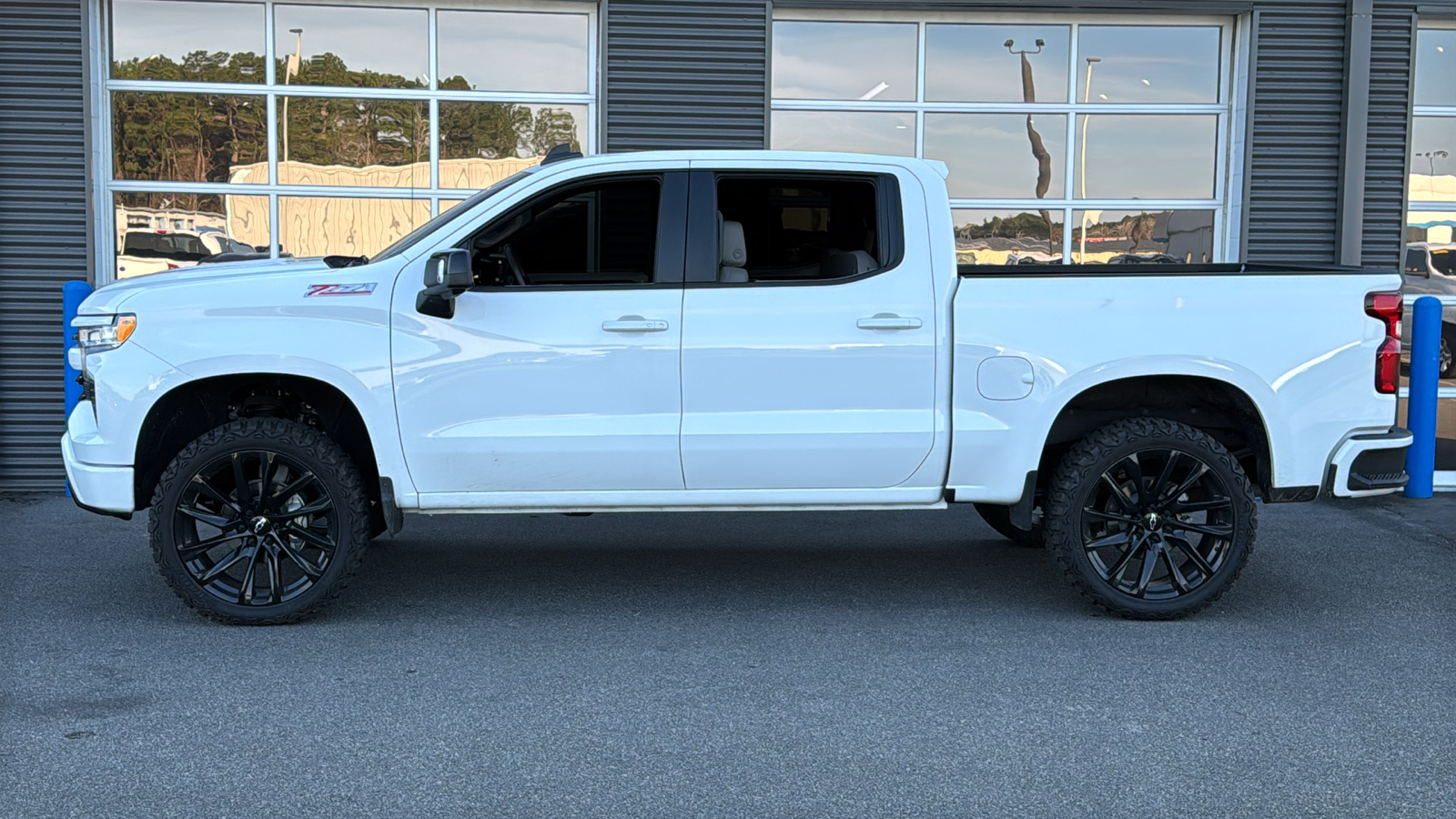 2023 Chevrolet Silverado 1500 RST 2