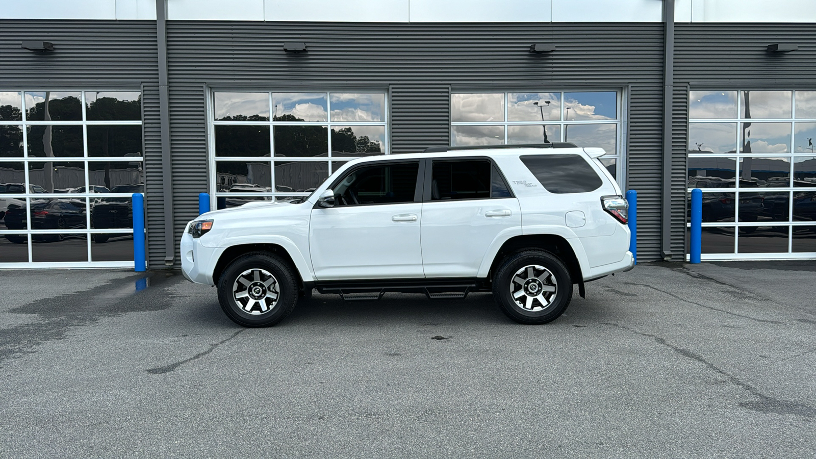 2023 Toyota 4Runner TRD Off-Road Premium 2