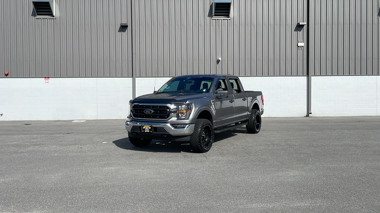 2023 Ford F-150 XLT 1