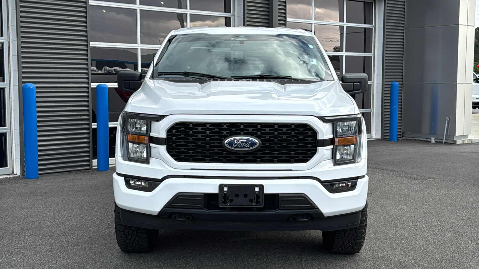 2023 Ford F-150 XL 2