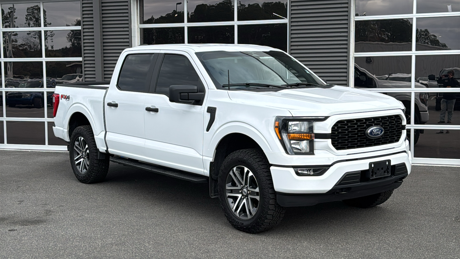 2023 Ford F-150 XL 3