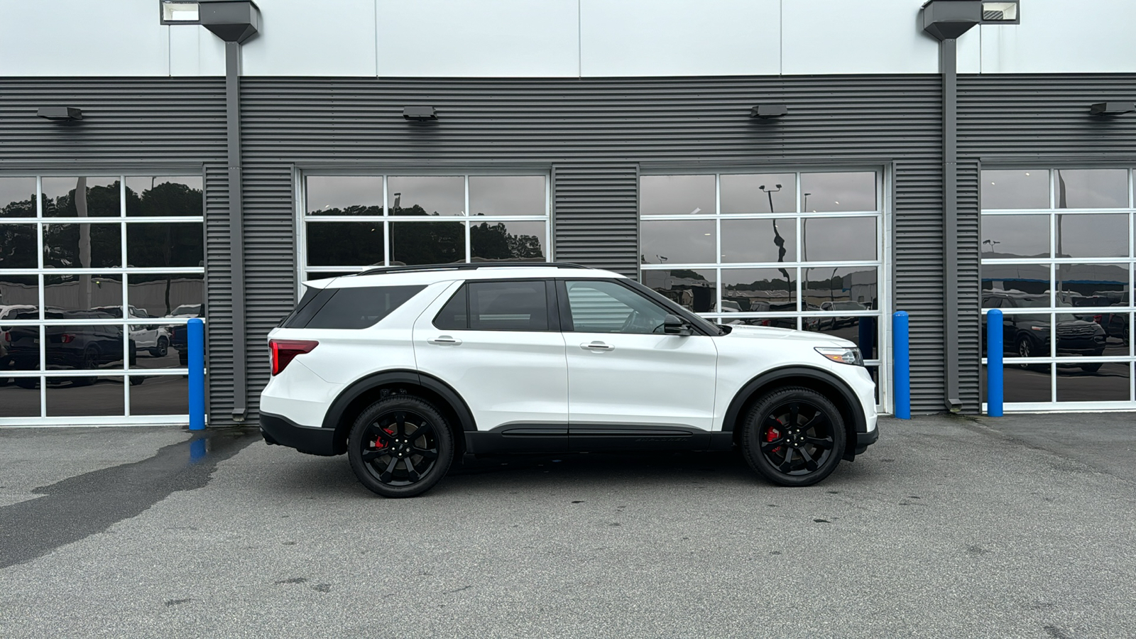 2023 Ford Explorer ST 8