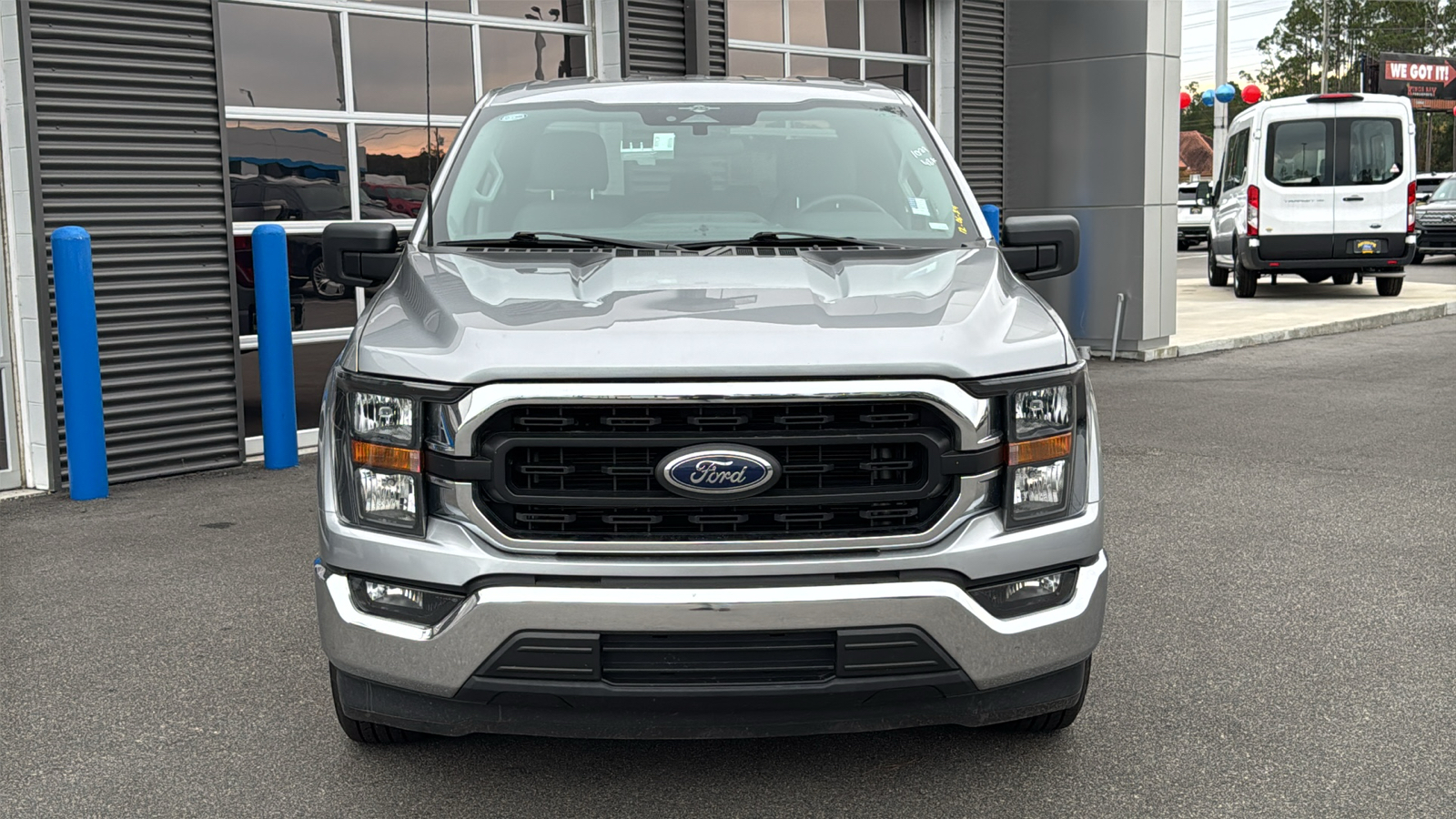 2023 Ford F-150 XLT 2