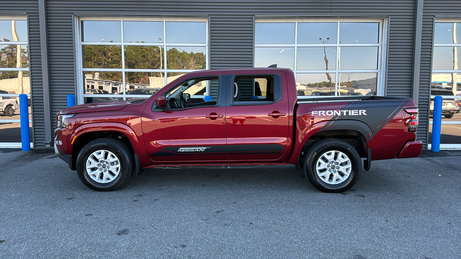 2023 Nissan Frontier SV 2