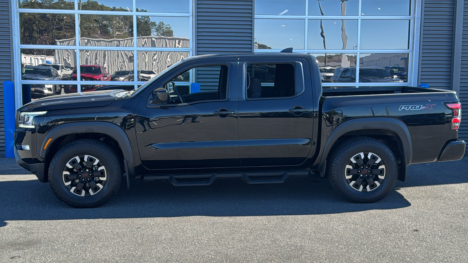 2023 Nissan Frontier PRO-X 2