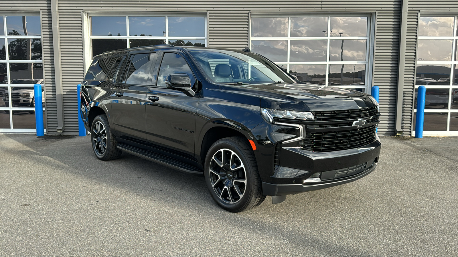 2023 Chevrolet Suburban RST 9