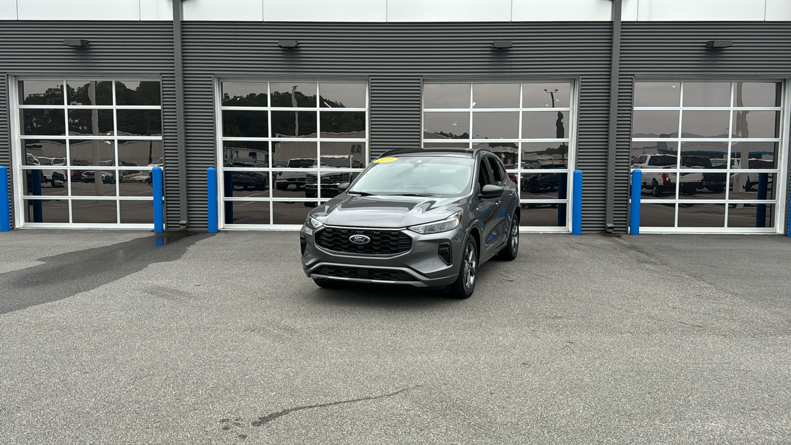 2023 Ford Escape ST-Line 1