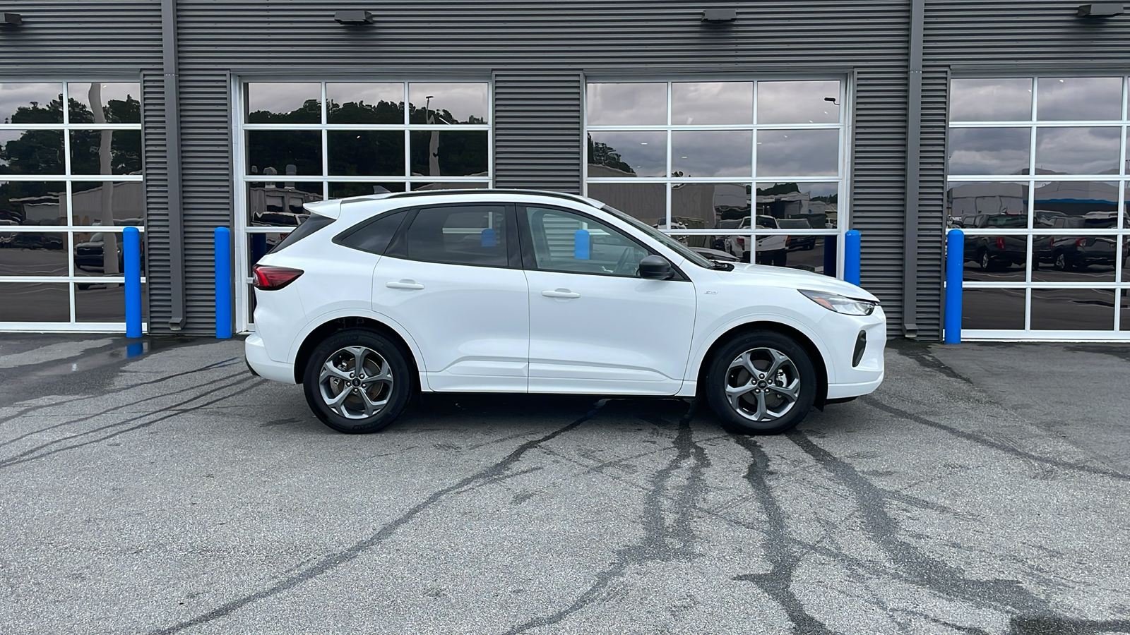 2023 Ford Escape ST-Line 7