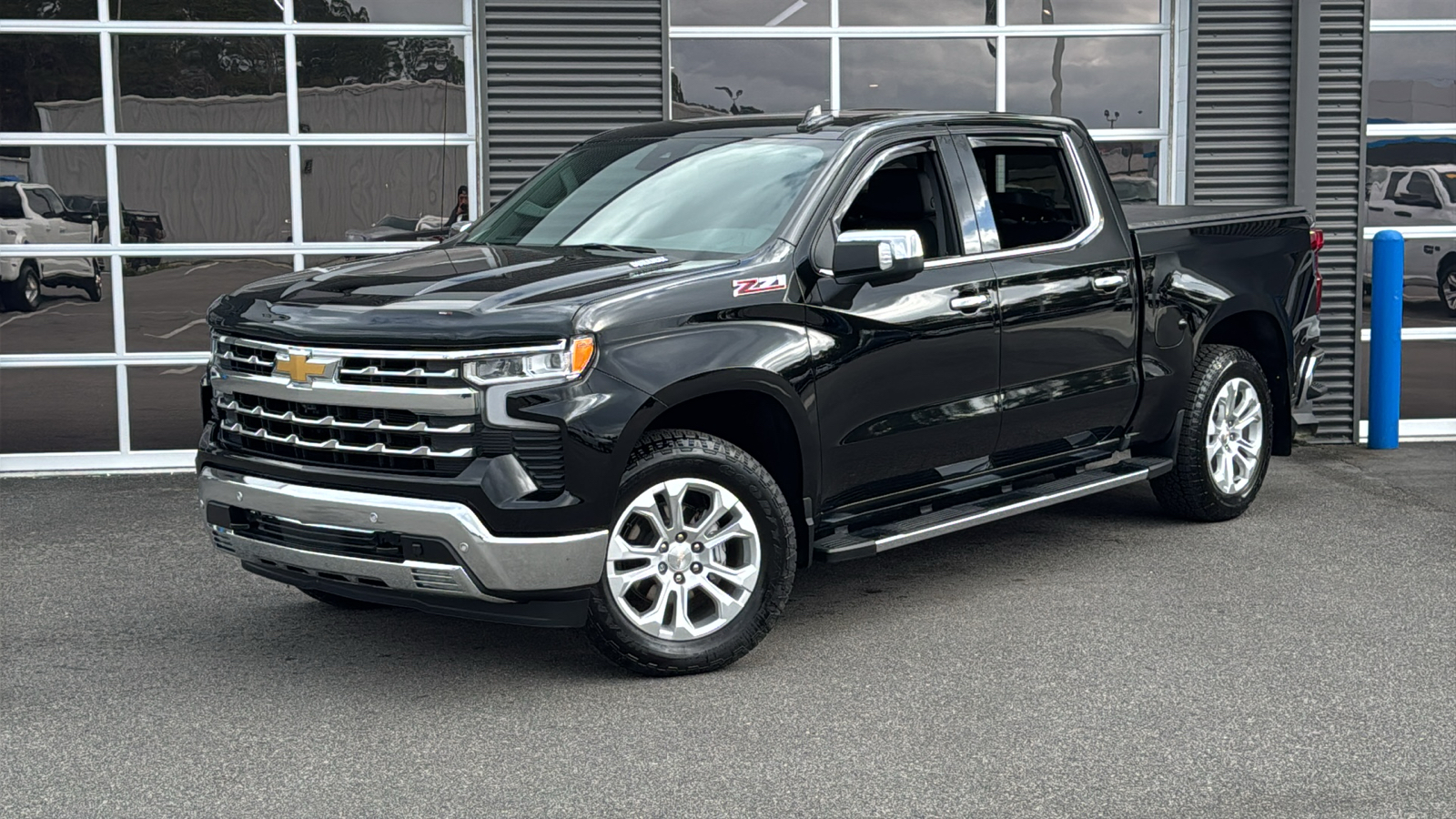 2023 Chevrolet Silverado 1500 LTZ 1