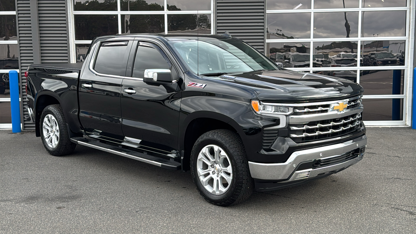 2023 Chevrolet Silverado 1500 LTZ 30