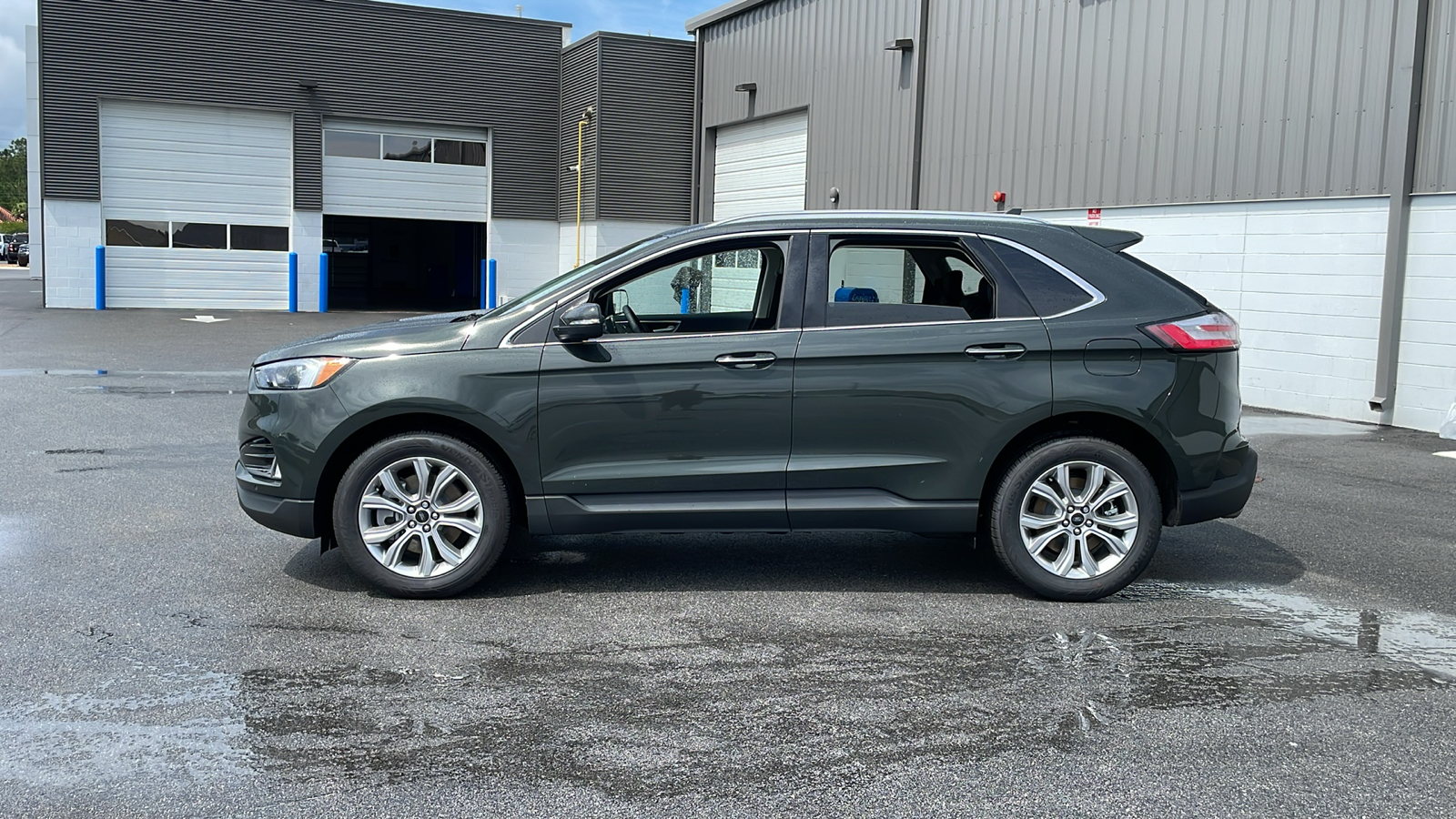 2024 Ford Edge Titanium 2