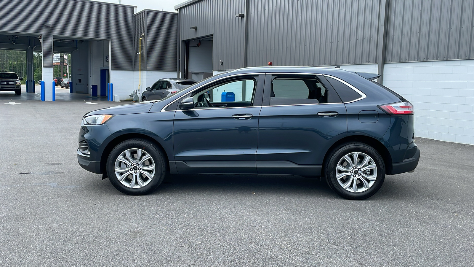 2024 Ford Edge Titanium 2